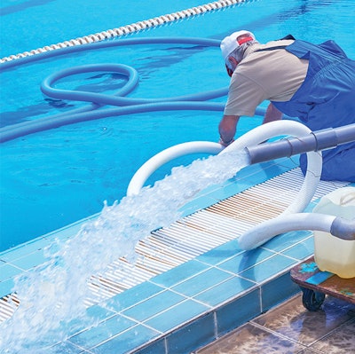 morrisens-pools-pool-cleaning